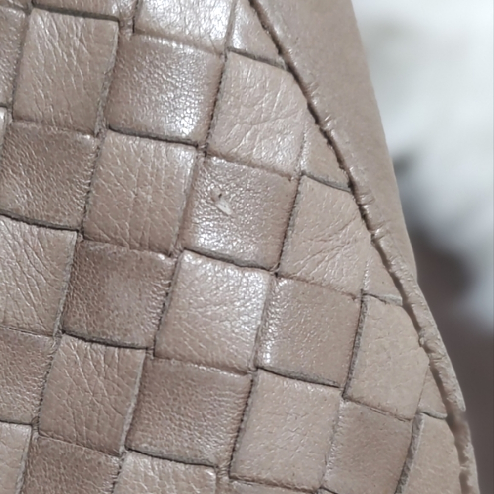 BOTTEGA VENETA Vintage Intrecciato Woven Lamb Leather Shoulder Crossbody Bag - Picture 14 of 16